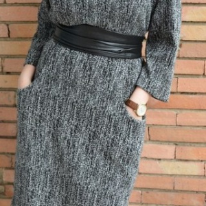 Rochie trendy de toamna-iarna, culoare neagra, cu buzunare mari - Img 2