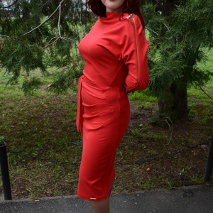 Rochie trendy, nuanta de rosu, fermoar auriu pe umar - Img 5