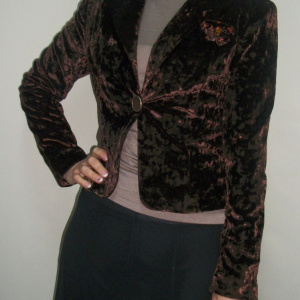 Sacou cazual, feminin, material fin la atingere, tip catifea, pe maro - Img 2