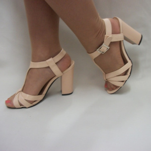 Sanda de culoare bej cu design clasic de barete suprapuse - Img 3