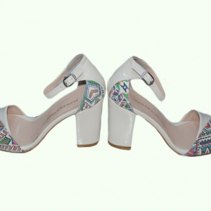 Sanda din piele naturala lacuita, bej, cu model trendy multicolor - Img 2