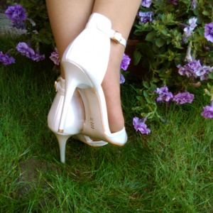Sanda eleganta, ivory, cu model simplu de bareta lata in fata - Img 5