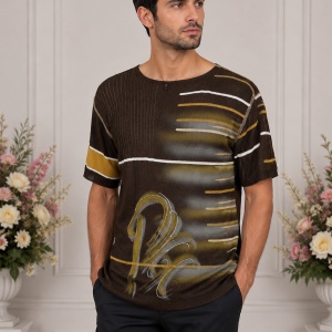 Tricou barbatesc, de culoare maro, cu imprimeu grafic colorat