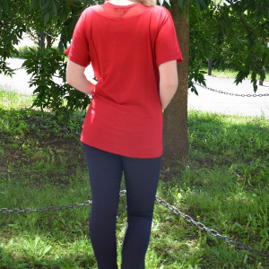 Tricou marsala cu maneca scurta, design rafinat cu strasuri si capse - Img 5