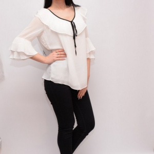 Bluza alba cu guler tip volan si snur negru, maneca larga - Img 5