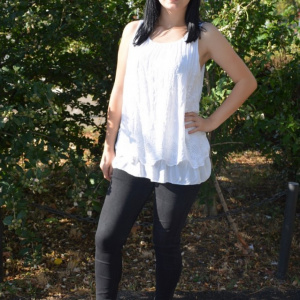 Bluza casual, de culoare alba, cu model de broderie florala - Img 6