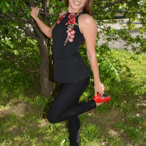 Bluza chic de ocazie, cu design de flori brodate pe fond negru - Img 4