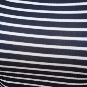 Bluza cu maneca lunga, de culoare bleumarin, cu dungi orizontale - Img 6