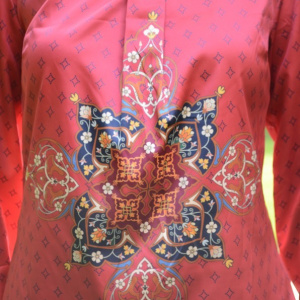 Bluza cu maneca lunga, de culoare rosie, cu model oriental - Img 2