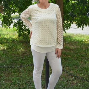 Bluza frumoasa cu maneca lunga, model dantelat pe culoare alba - Img 4