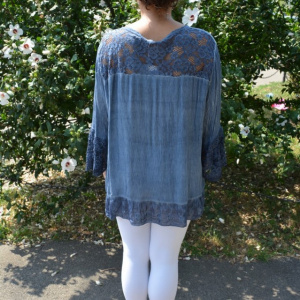 Bluza lejera Carina cu insertii de dantela, nuanta de albastru - Img 5