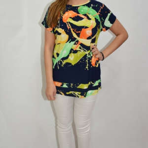 Bluza lejera de zi, cu imprimeu abstarct multicolor, pe fundal bleumarin - Img 2