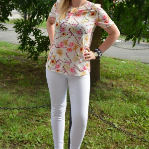Bluza tinereasca, casual din material subtire cu flori multicolore - Img 2