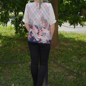 Bluze cu maneca scurta, croi drept pe silueta, albe-roz - Img 5