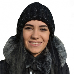 Caciula chic, simpla, de culoare neagra cu fir argintiu in tesatura - Img 1