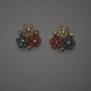 Cercei ce design floral, nuante multicolore si albastru deschis - Img 1