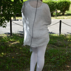 Esarfa casual din tesatura fina de culoare gri cu dungi asimetrice - Img 4