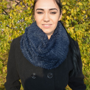Esarfa chic din blanita, nuanta de bleumarin cu dungi imprimate - Img 3
