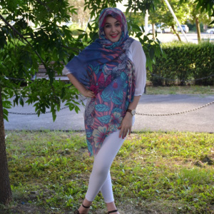 Esarfa fina, rafinata, de culoare bleumarin, cu imprimeu de flori - Img 5