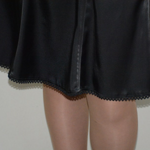 Fusta eleganta, neagra din satin si broderie din dantela - Img 4