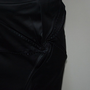 Fusta elegante , negre din satin cu fronseuri si cristale marunte - Img 4