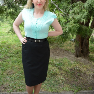 Fusta neagra din stofa subtire, model drept, masura mare - Img 2
