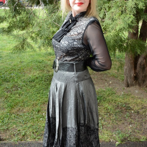 Fusta trendy in colturi, material gri lucios cu aspect creponat - Img 3