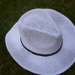 Palarie trilby din material subtire cu aerisire buna, alb, bej, crem - Img 4