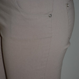 Pantalon rafinat, nuanta de bej, croi simplu si mulat - Img 4
