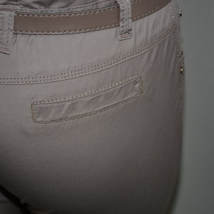 Pantalon tip pana, culoare bej, accesorizat cu o curea fina - Img 6
