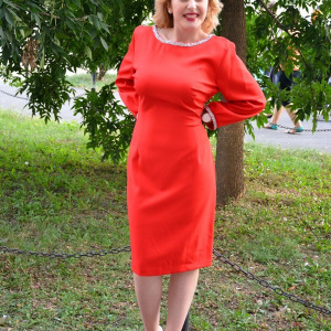 Rochie casual-elegant, rosie, cu maneca lunga si decor argintiu - Img 5