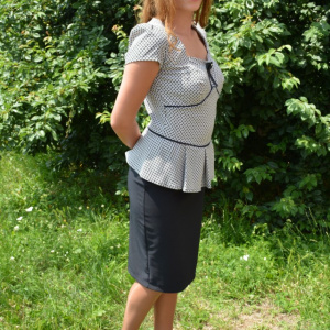 Rochie casual-elegant tip costum cu peplum, nuanta negru-alb - Img 4