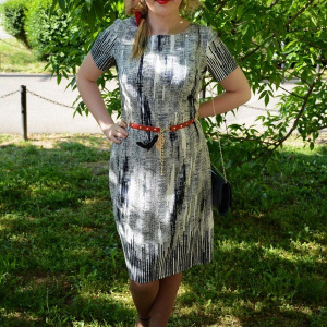 Rochie casual, material fin cu imprimeu bleumarin pe fond alb - Img 2