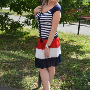Rochie cu talie joasa , de culoare rosu-alb-bleumarin - Img 6