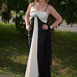 Rochie de gala, design elegant, combinatie de saten negru cu alb - Img 2