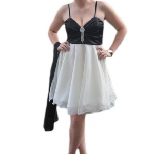 Rochie de gala scurta, usor evazata, in nuante de alb cu negru - Img 1