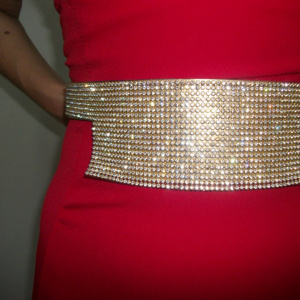 Rochie de gala tip sirena, de culoare rosie cu detaliu auriu - Img 2
