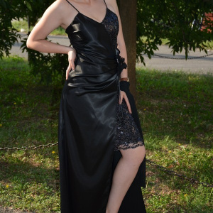 Rochie de ocazie aparte, design stratificat, pe culoare neagra - Img 3