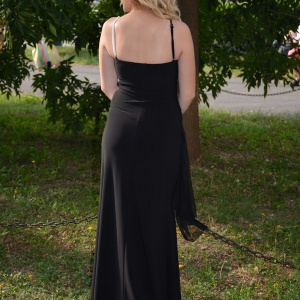 Rochie de ocazie bicolora, cambrata pe corp si slit adanc pe picior - Img 4