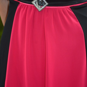 Rochie de ocazie scurta, neagra cu insertie de material roz aprins - Img 5