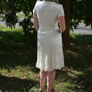Rochie de vara, alba, cu aspect creponat si broderie deosebita - Img 4