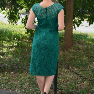 Rochie din dantela verde decorata cu strasuri in partea de sus - Img 5