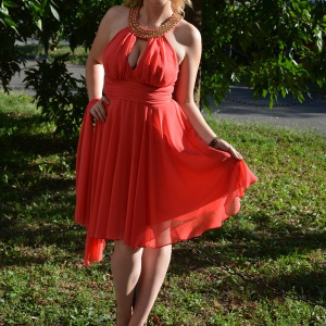 Rochie eleganta, din material vaporos,aplicatii de strasuri aurii - Img 5