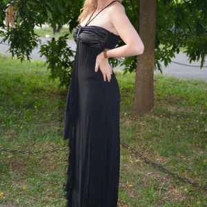 Rochie eleganta lunga, model simplu, cu o mica trena, pe negru - Img 5
