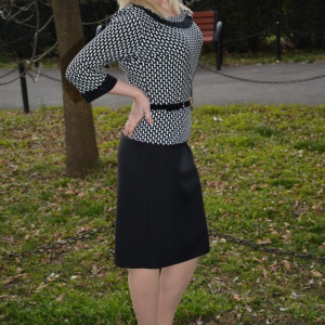 Rochie fashion tip costum, culoare negru-alb cu insertii de strasuri - Img 3