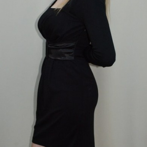 Rochie feminina , de culoare neagra, decolteu generos - Img 3