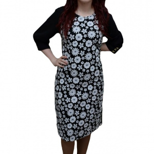 Rochie la moda, nuanta de negru-alb, imprimeu cu flori trendy - Img 1