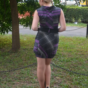 Rochie mini, de culoare gri cu dungi mov, model fara maneci - Img 4