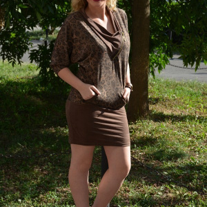 Rochie moderna, guler cazut, de culoare maro - Img 4