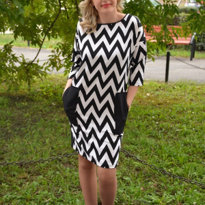 Rochie moderna, scurta, nuanta negru-alb, cu buzunare mari - Img 2